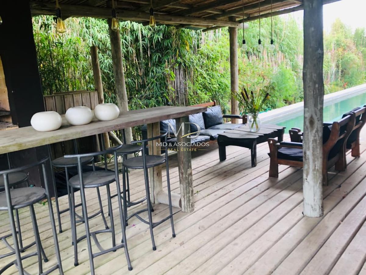 Hermosa casa en La Barra.Ref: 6194