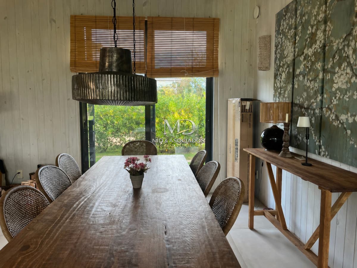 Hermosa casa en barrio privado en José Ignacio.REF: 7107