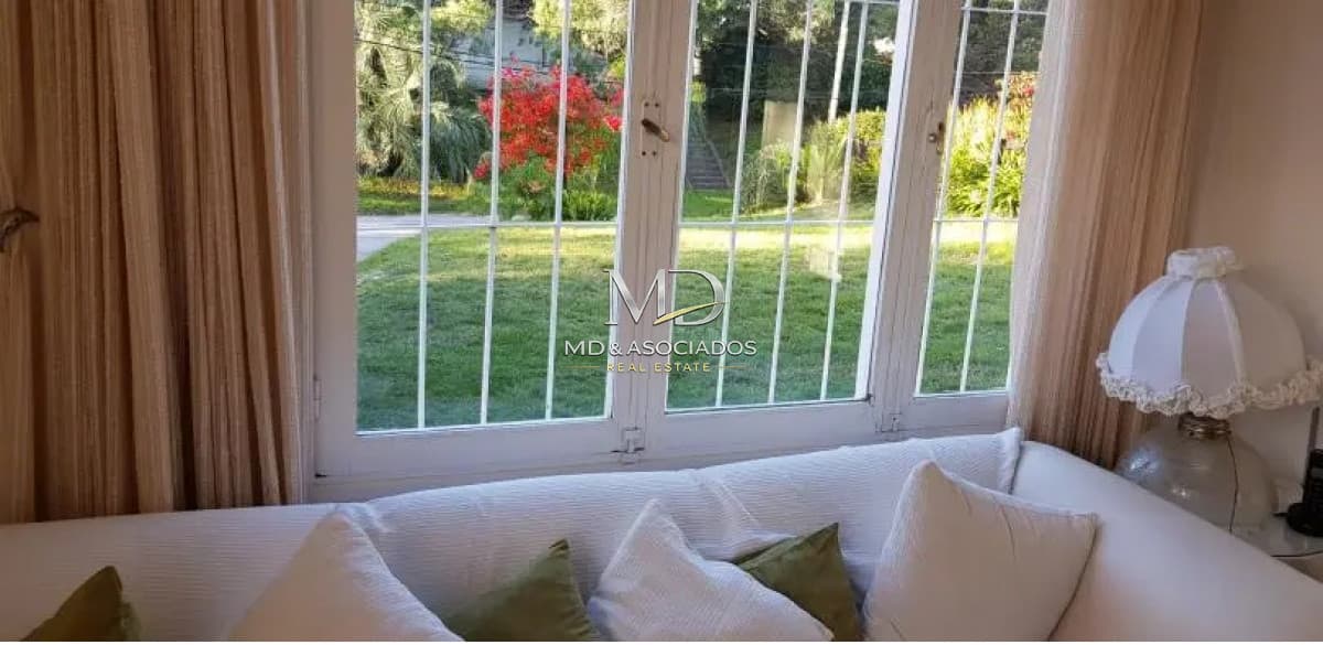 Linda casa en parada 25 de la mansa