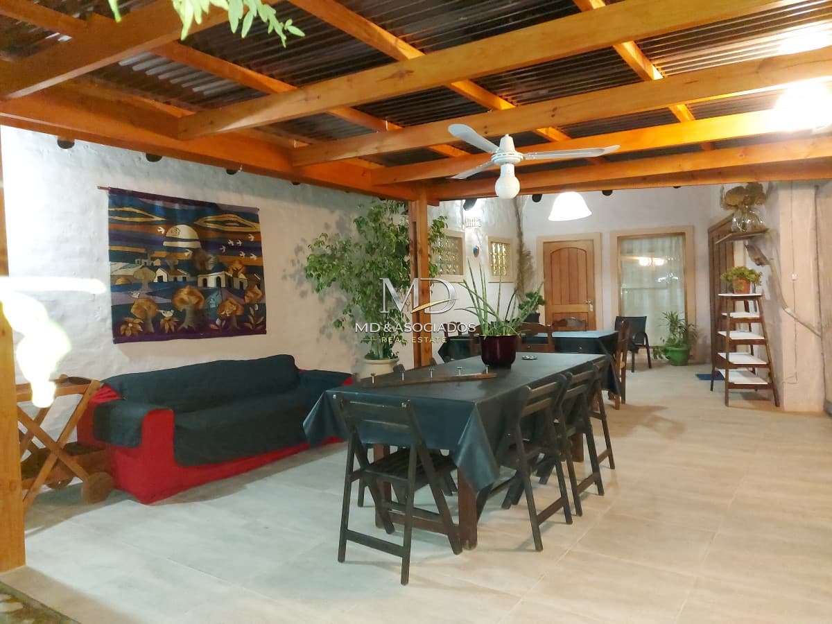 Hermosa casa en barrio residencial (6348)
