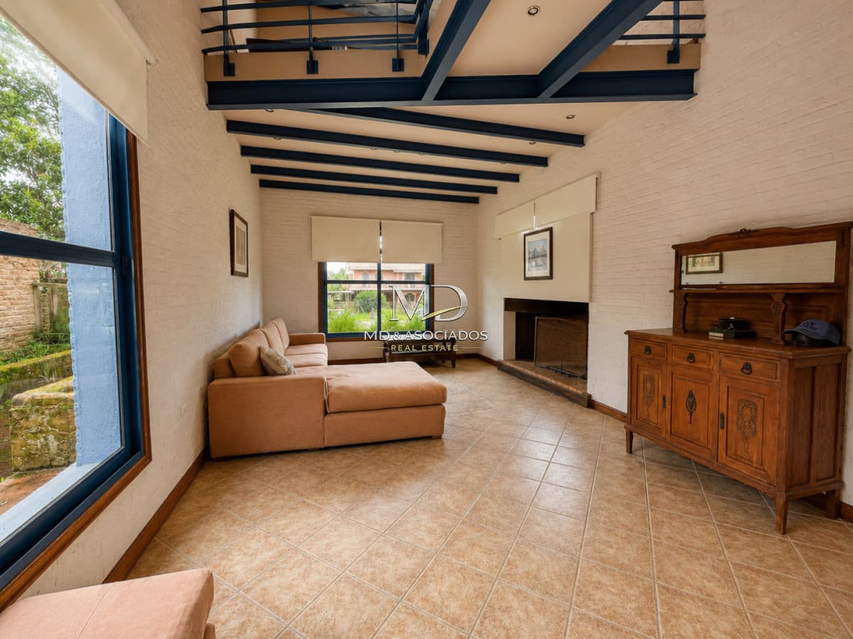 Casa en venta de 5 dormitorios en Mansa REF:9172