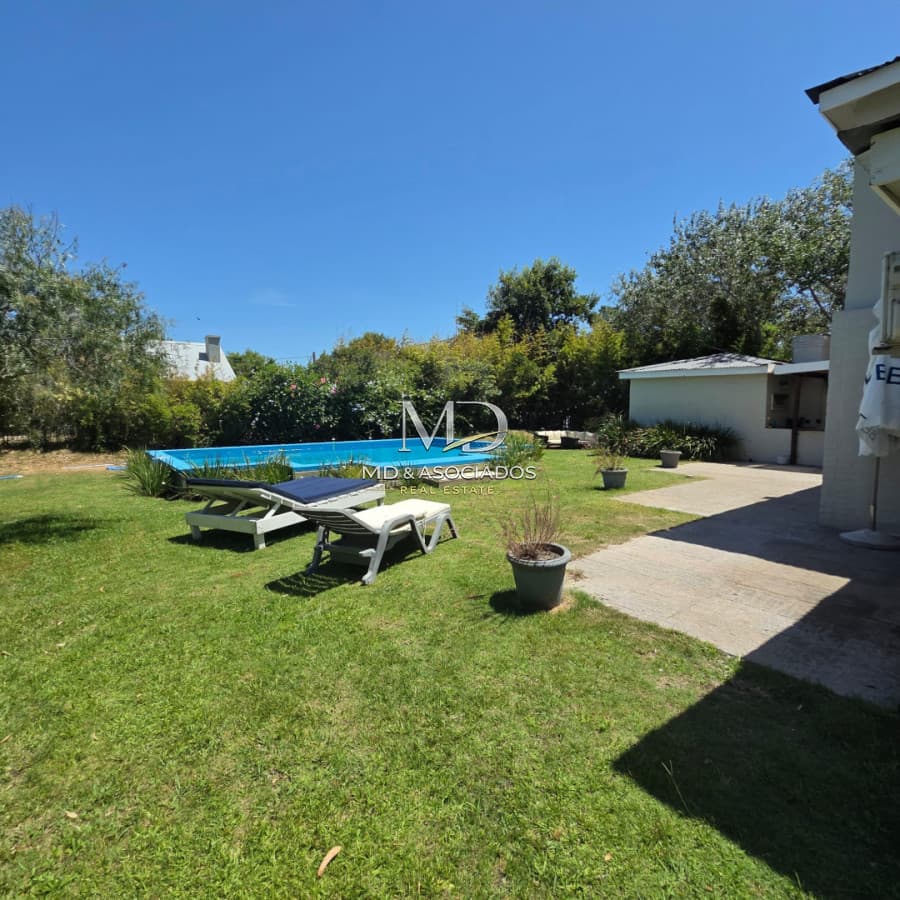 hermosa casa muy cerca de todo.Ref : 5295