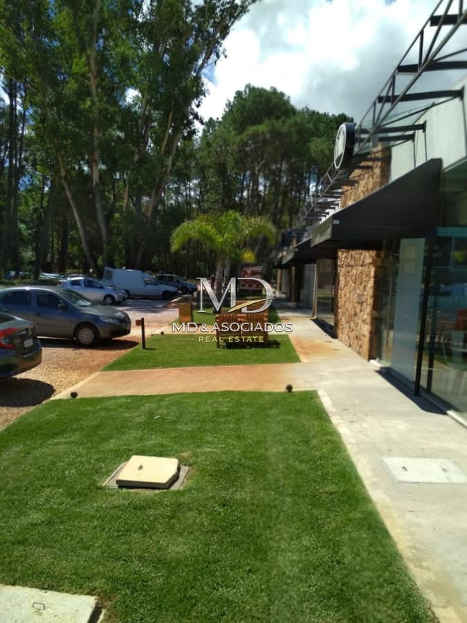 Local Comercial en Punto Estratégico de Punta Ballena