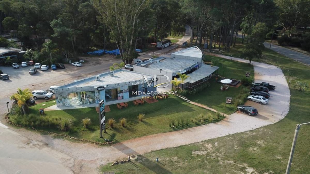 Local Comercial en Punto Estratégico de Punta Ballena