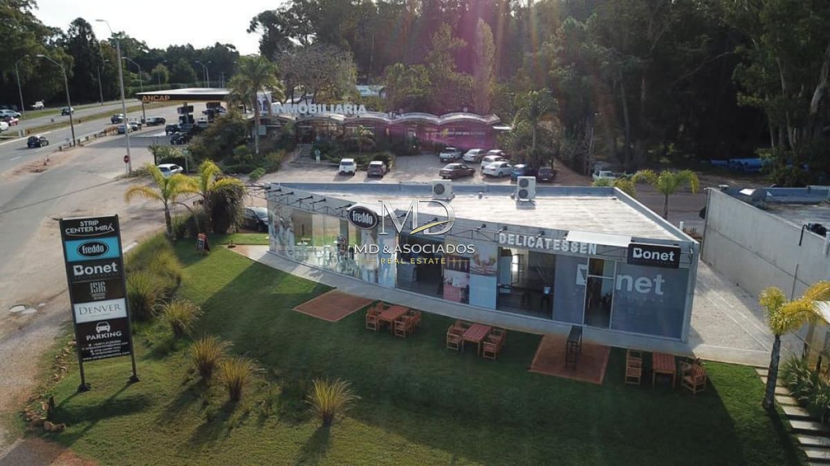 Local Comercial en Punto Estratégico de Punta Ballena