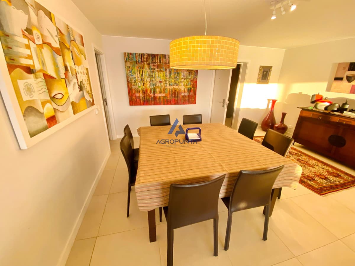 Apartamento en Venta Punta del Este 3 Dormitorios Primera Línea Mansa
