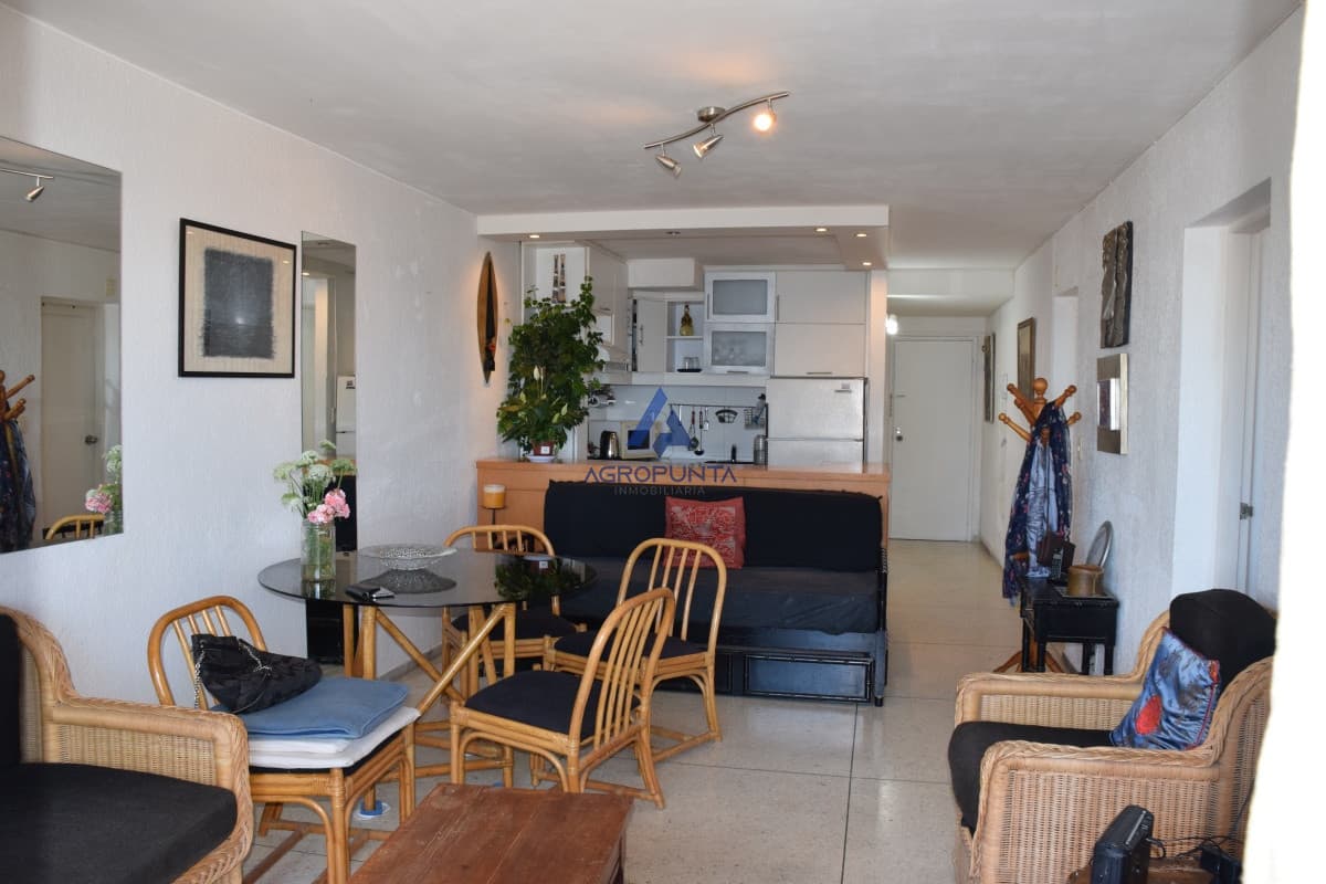 Apartamento en Peninsula, 2  dormitorios *