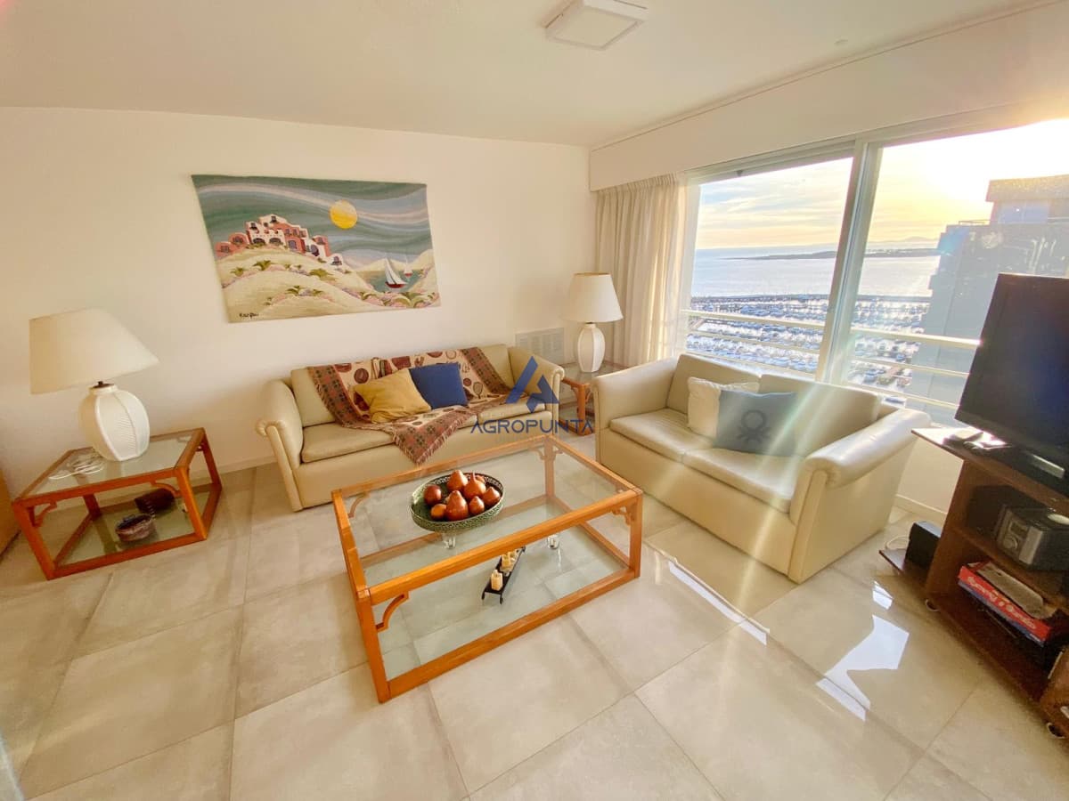 Apartamento en Peninsula, 3 dormitorios  con vista al puerto
