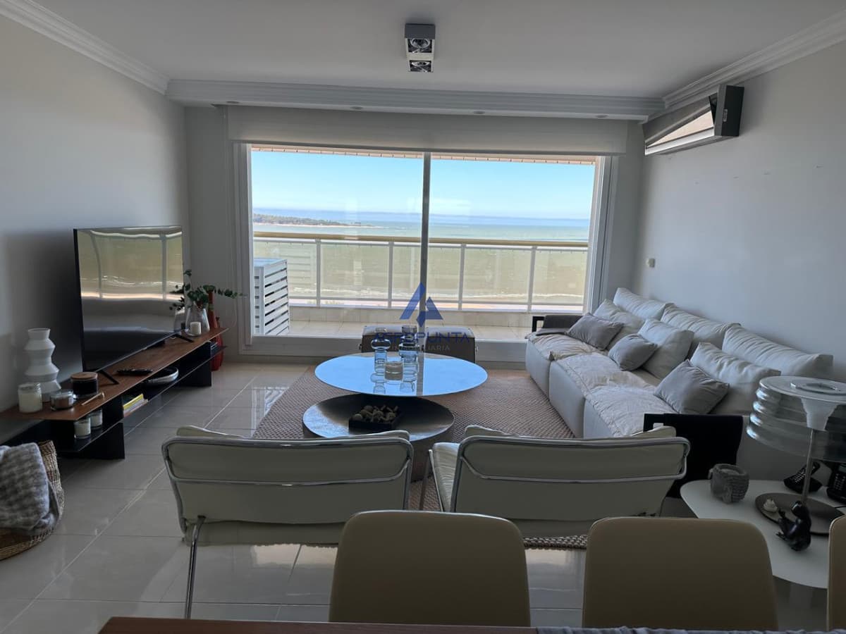 Apartamento en Venta 3 Dormitorios Primera Línea Mansa Punta del Este