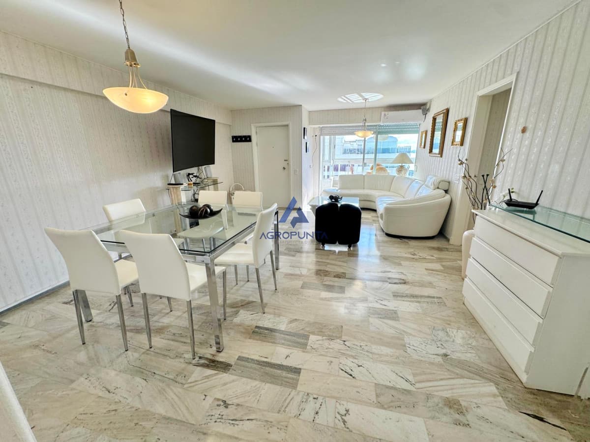 Apartamento 3 Dormitorios en Venta