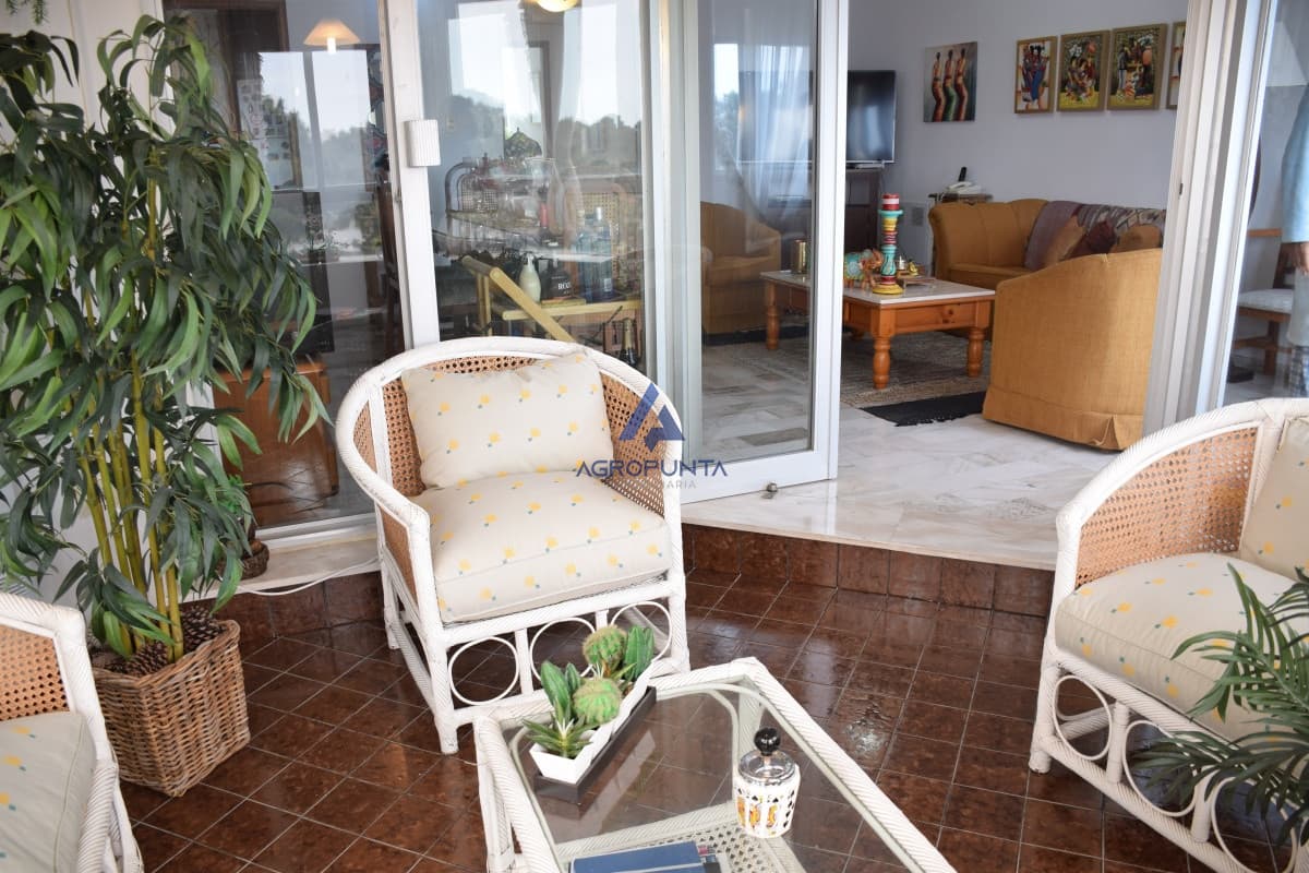 Amplio apartamento 3 dormitorios sobre Roosevelt * Venta