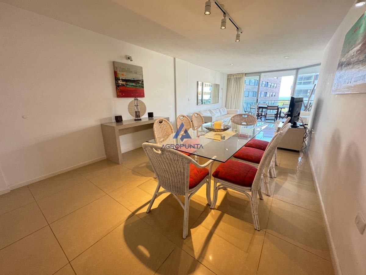 Apartamento 3 dormitorios y dependencia en Venta