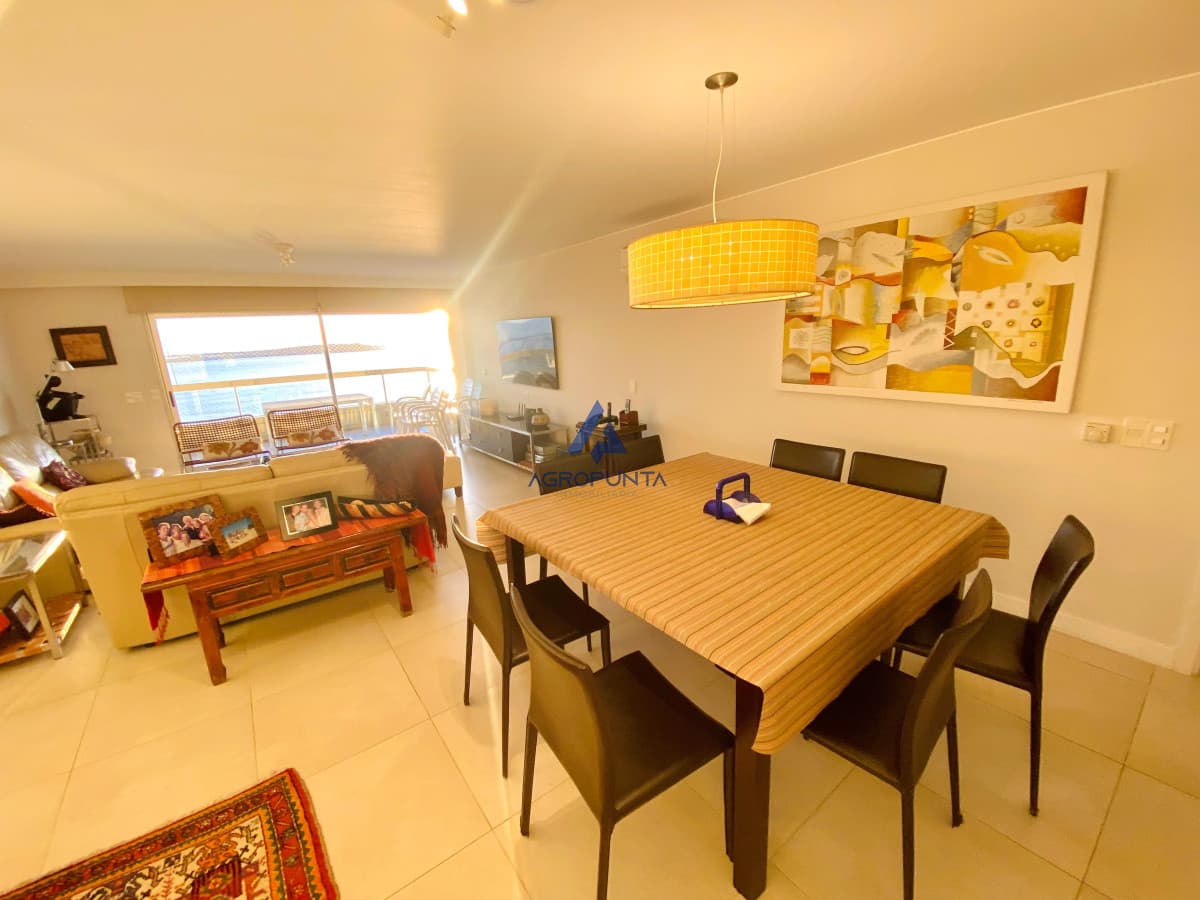 Apartamento en Venta Punta del Este 3 Dormitorios Primera Línea Mansa