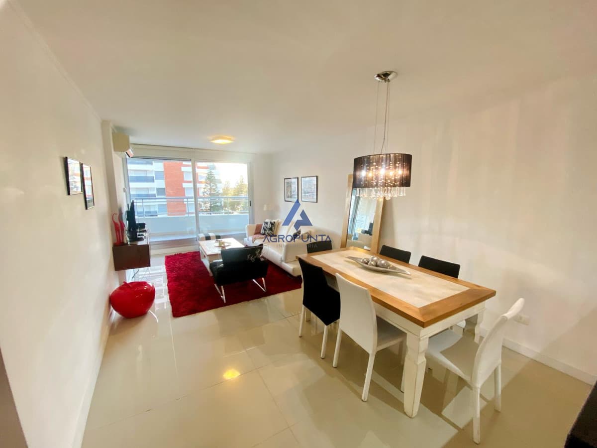 Apartamento en Brava, 3 dormitorios *