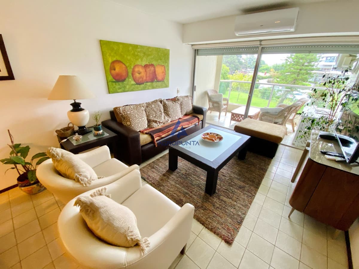 Amplio Apartamento sobre Roosevelt en venta y alquiler de temporada