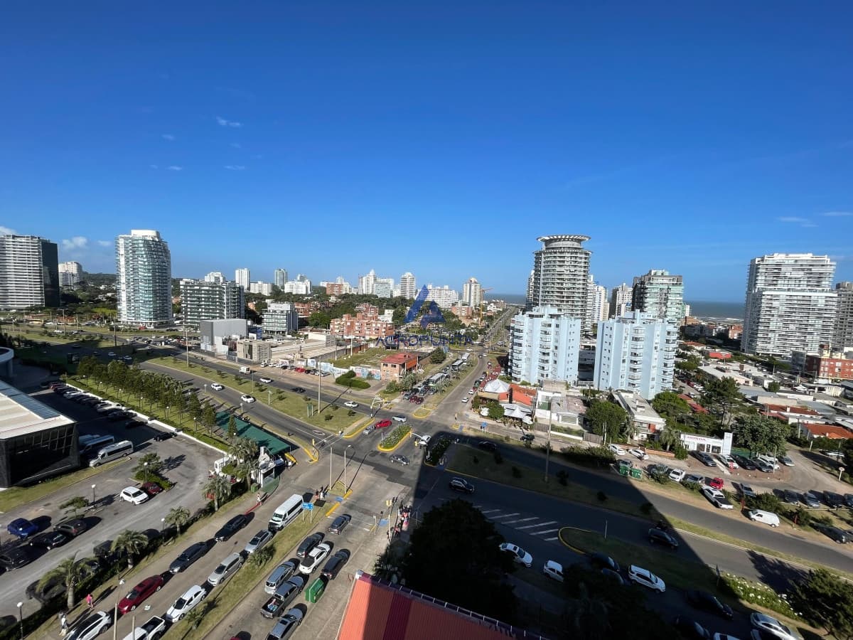 Excelente apartamento en edificio de categoría