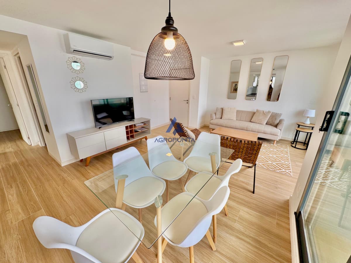 Venta apartamento 2 Dormitorios Punta del Este Terraza