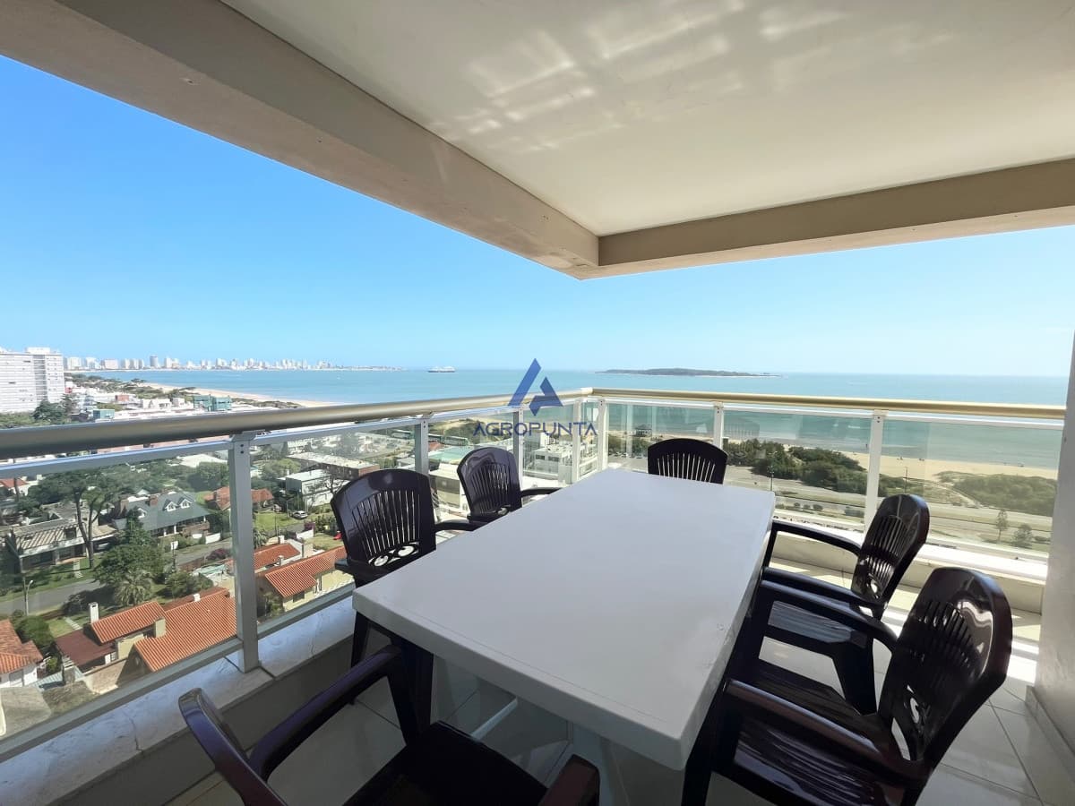 Espectacular apartamento playa mansa