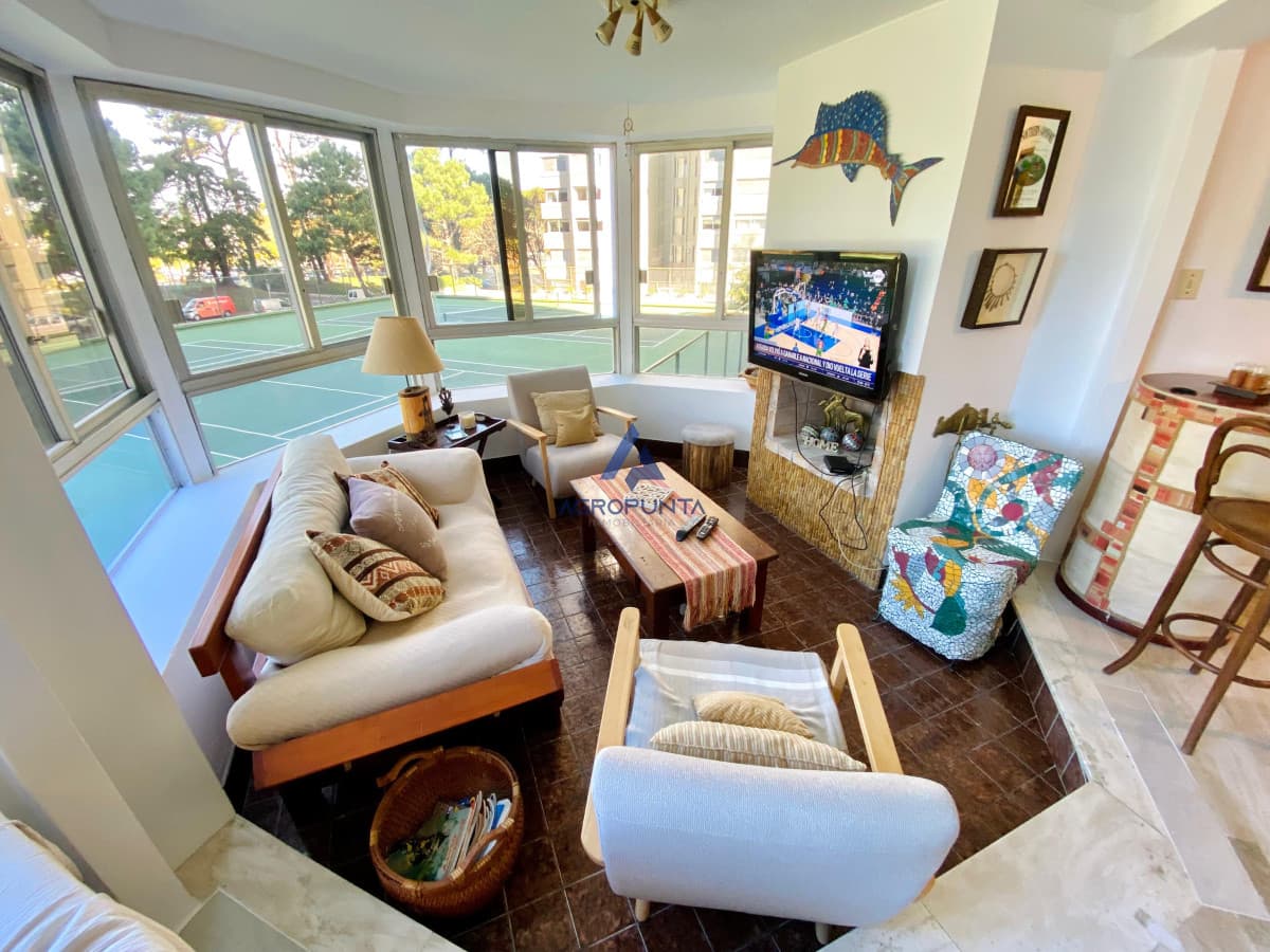 Apartamento en Venta 4 Dormitorios Roosevelt