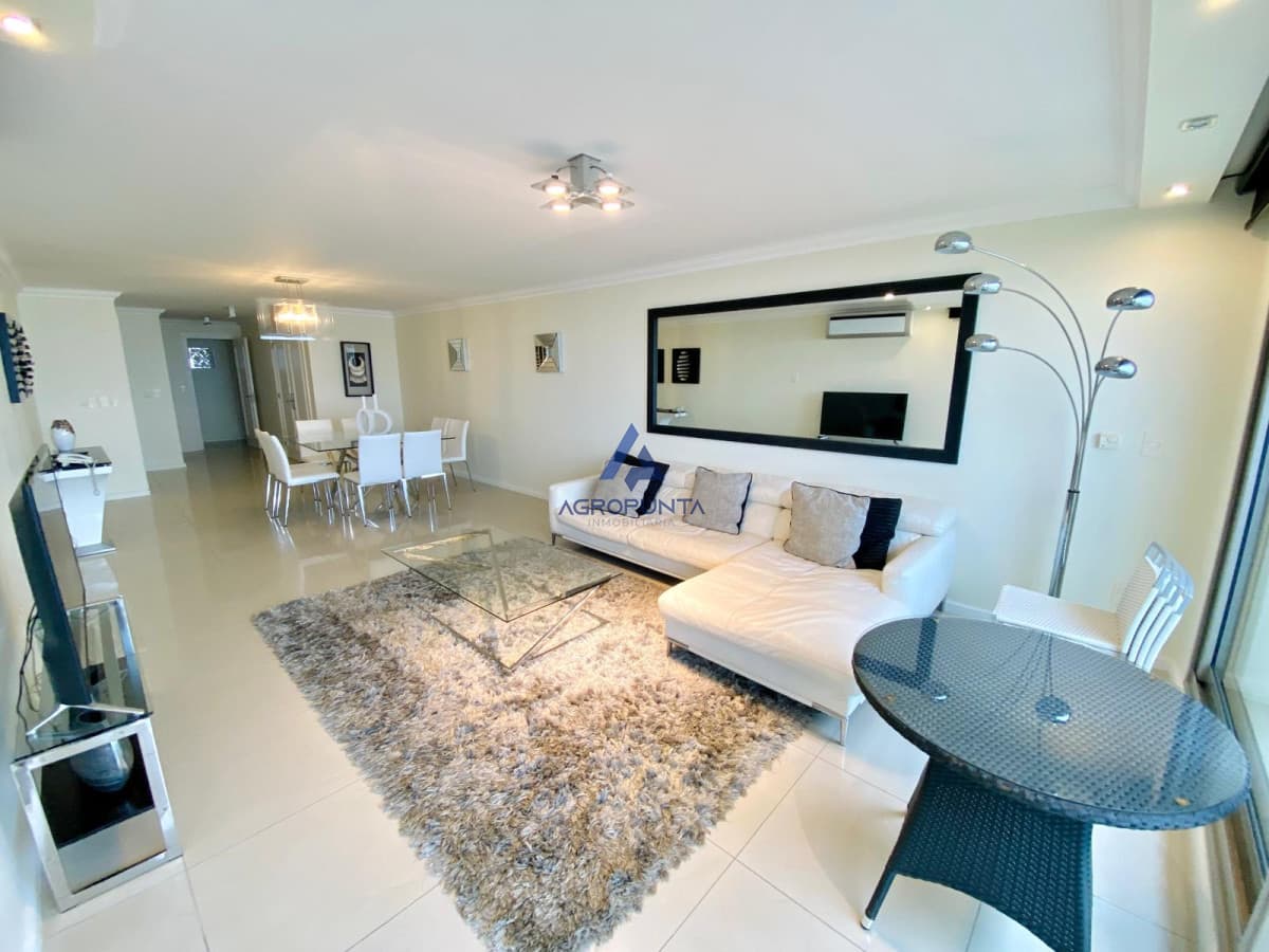 Apartamento en Punta del Este, Brava