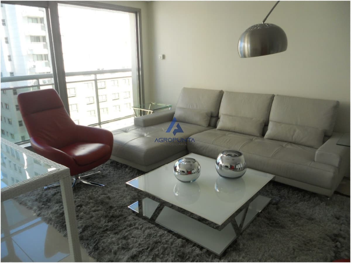 Apartamento en Brava, 3 dormitorios *