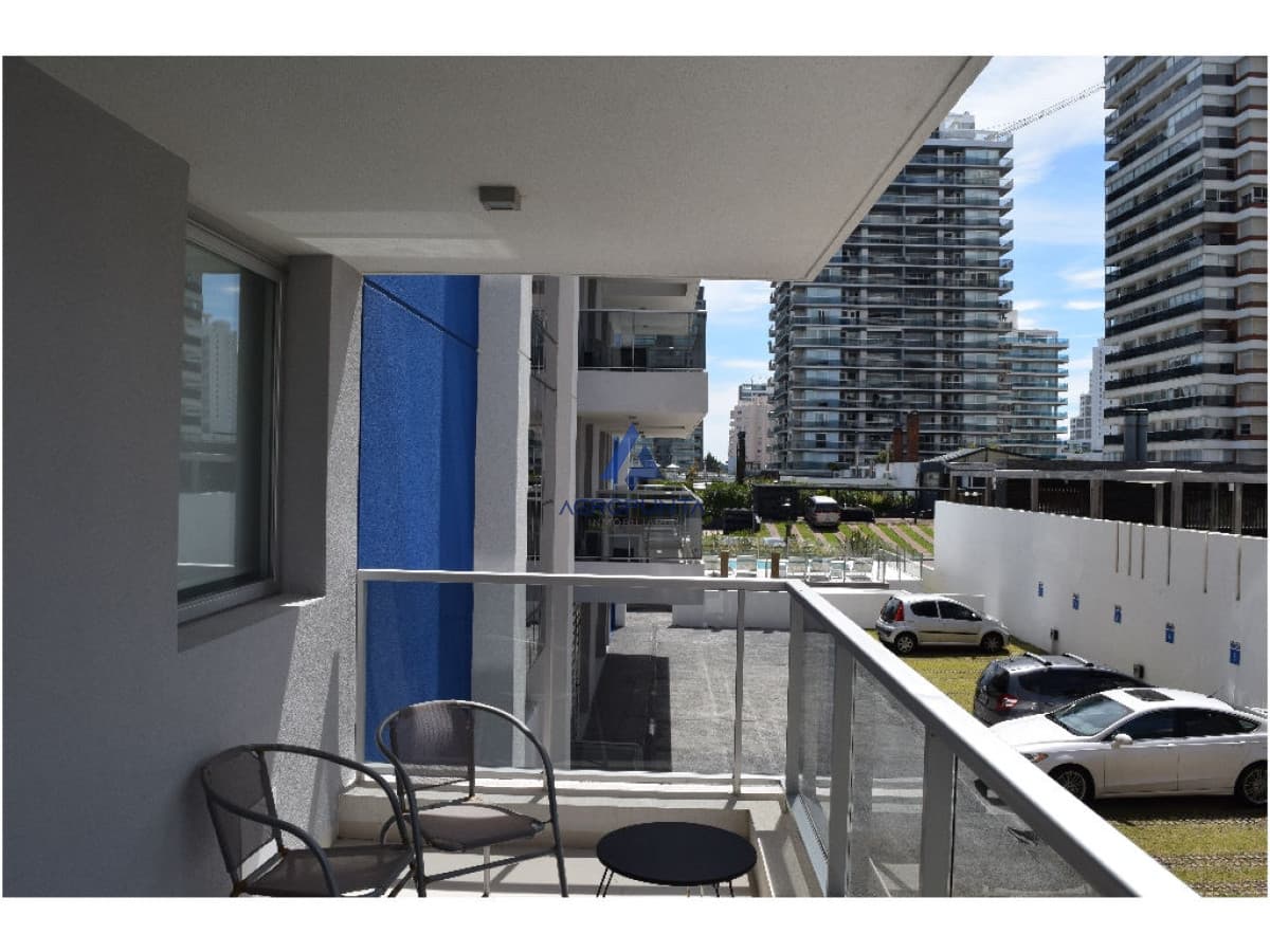 Apartamento en Brava, 2 dormitorios *