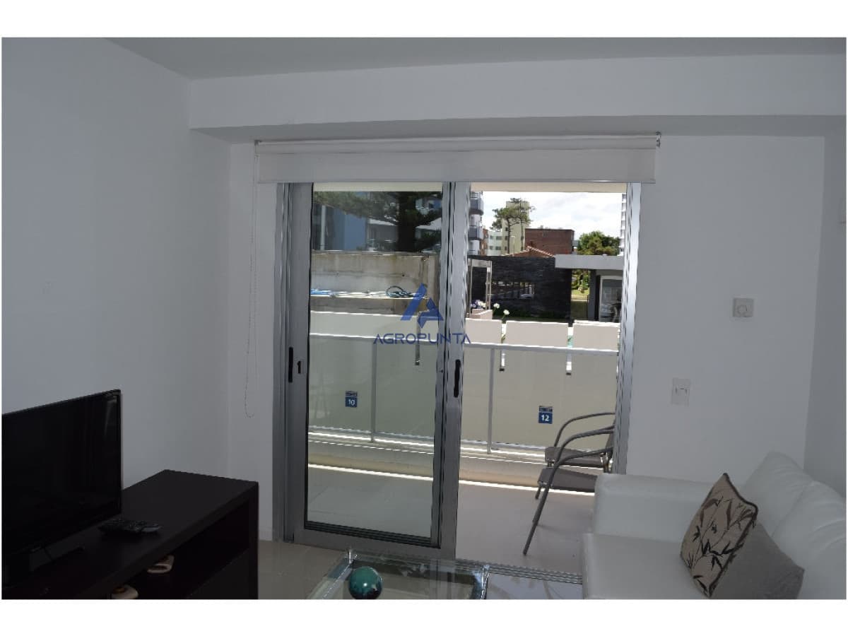 Apartamento en Brava, 2 dormitorios *
