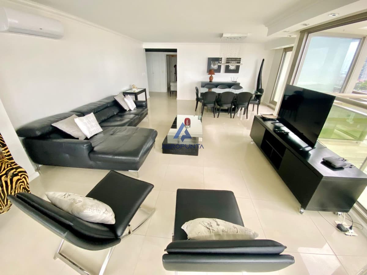 Apartamento en Brava, 3 dormitorios *