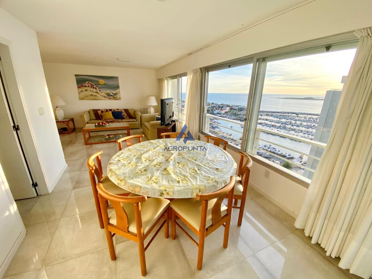 Apartamento en Peninsula, 3 dormitorios  con vista al puerto