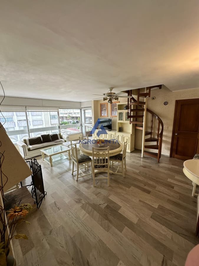 Venta Apartamento de 3 dormitorios en Península Punta del Este