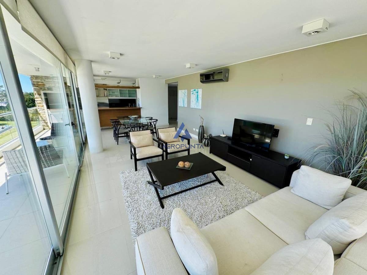 Apartamento en venta y Alquiler en Playa Brava