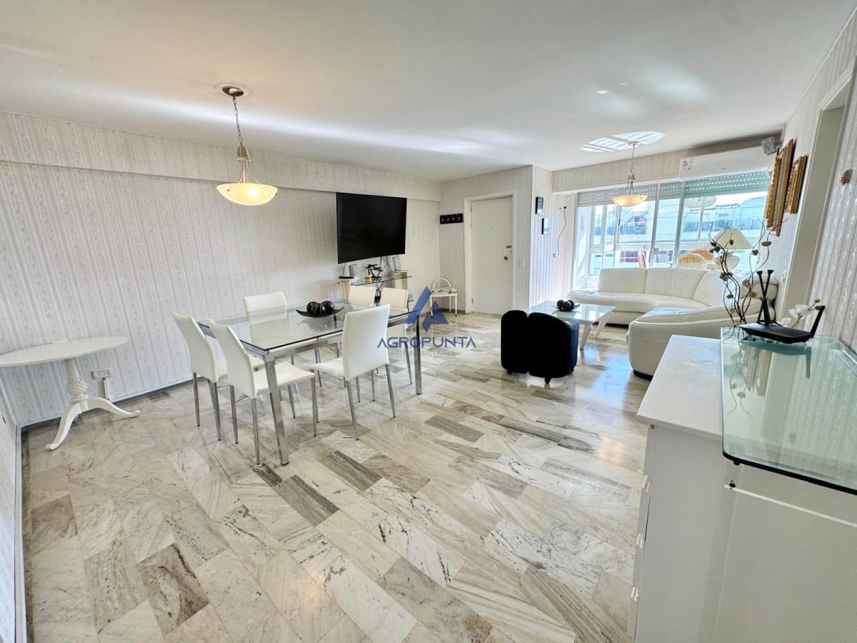 Apartamento 3 Dormitorios en Venta