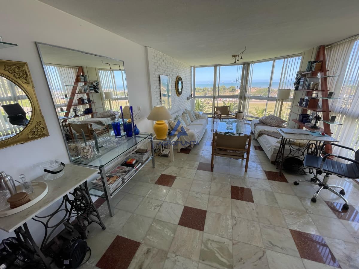 venta punta del este dos dormitorios brava