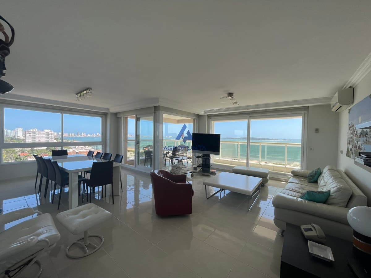 Espectacular apartamento playa mansa