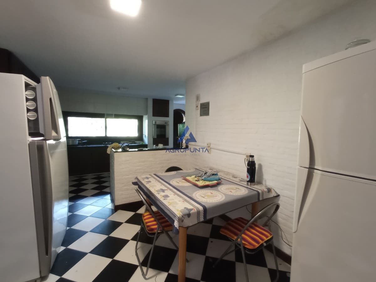 Casa venta 4 dormitorios punta del este
