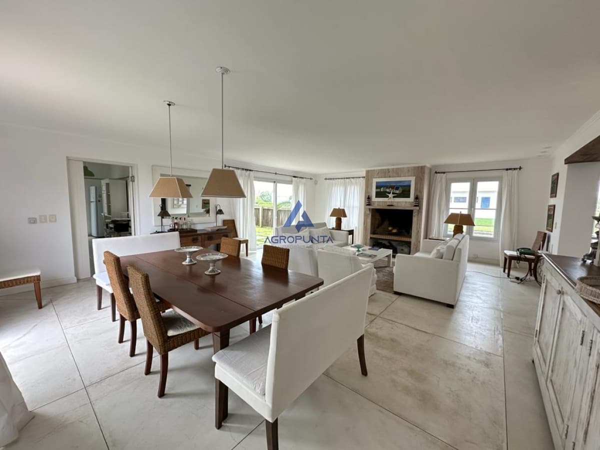 Casa en Peninsula, 4 dormitorios *  -
