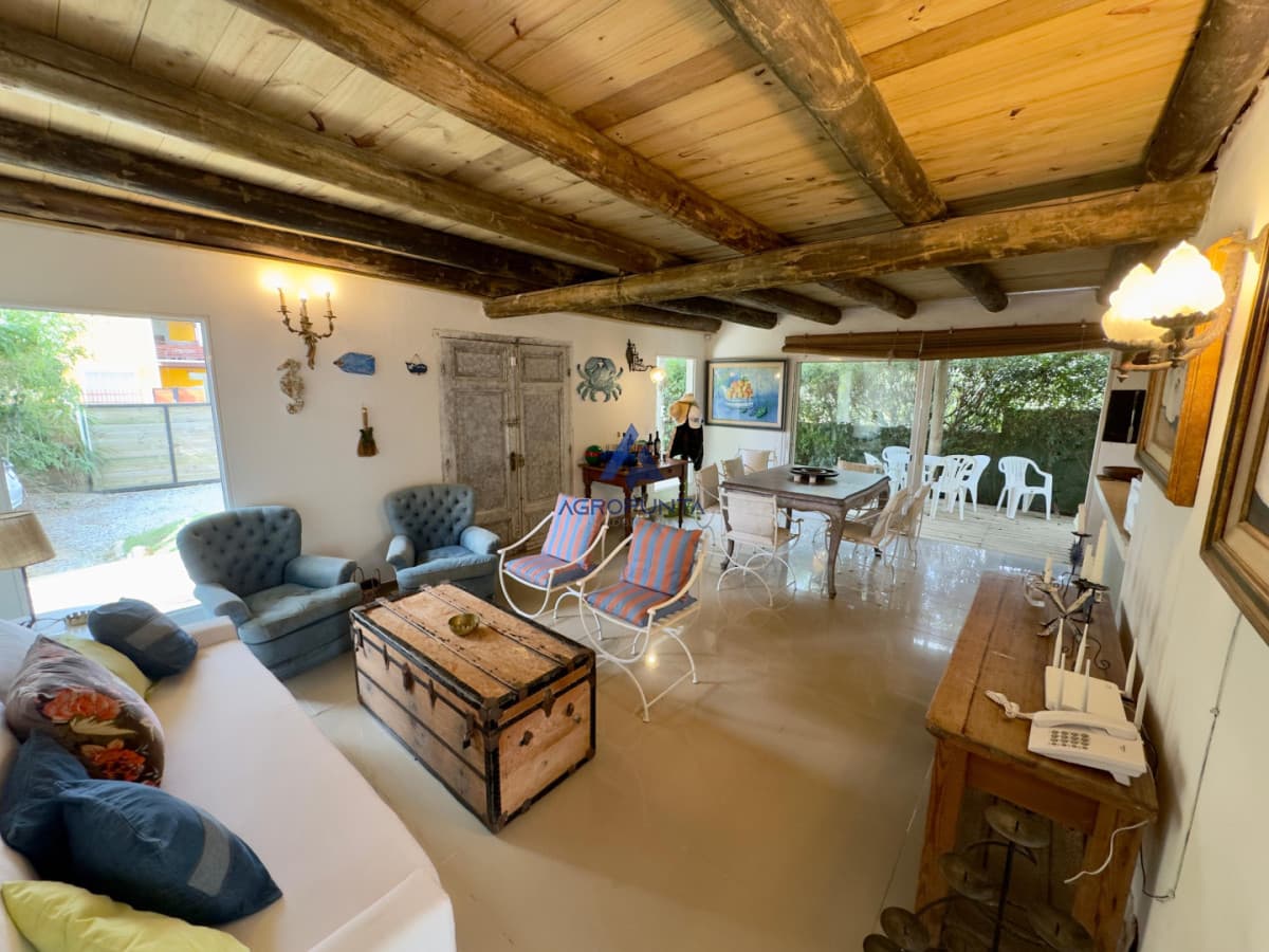 Casa en Alquiler Temporal  3 Dormitorios Balneario Buenos Aires  -