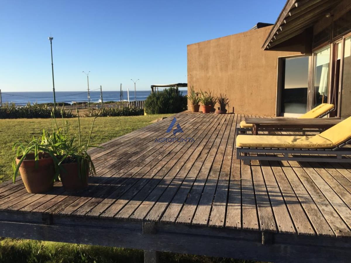 Casa en Montoya, 4 dormitorios   -