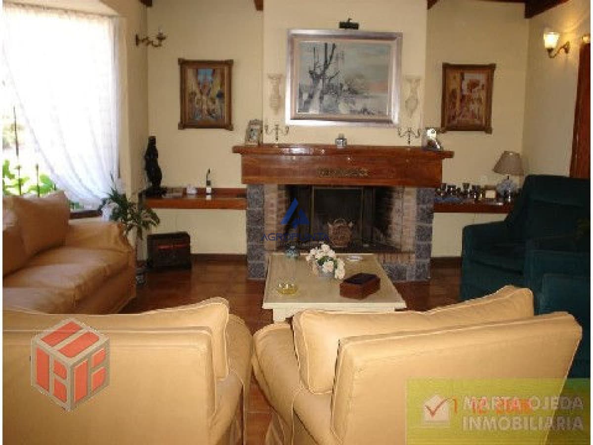 Casa en Rincón del Indio, 3 dormitorios *  -