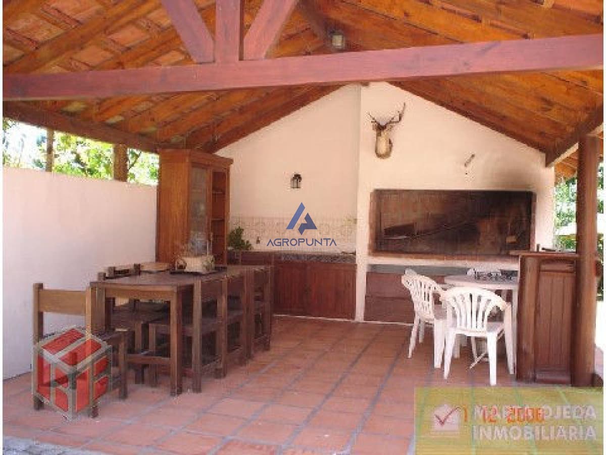 Casa en Rincón del Indio, 3 dormitorios *  -