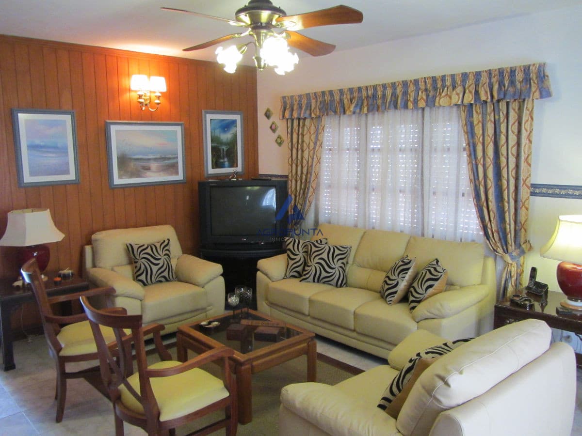 Casa en Mansa, 2 dormitorios *  -