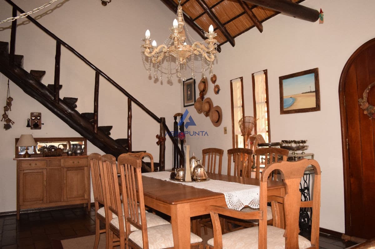 Casa en Pinares, 4 dormitorios *