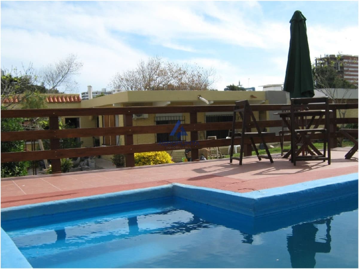 Alquiler Punta del Este, Casa en Brava, 4 dormitorios
