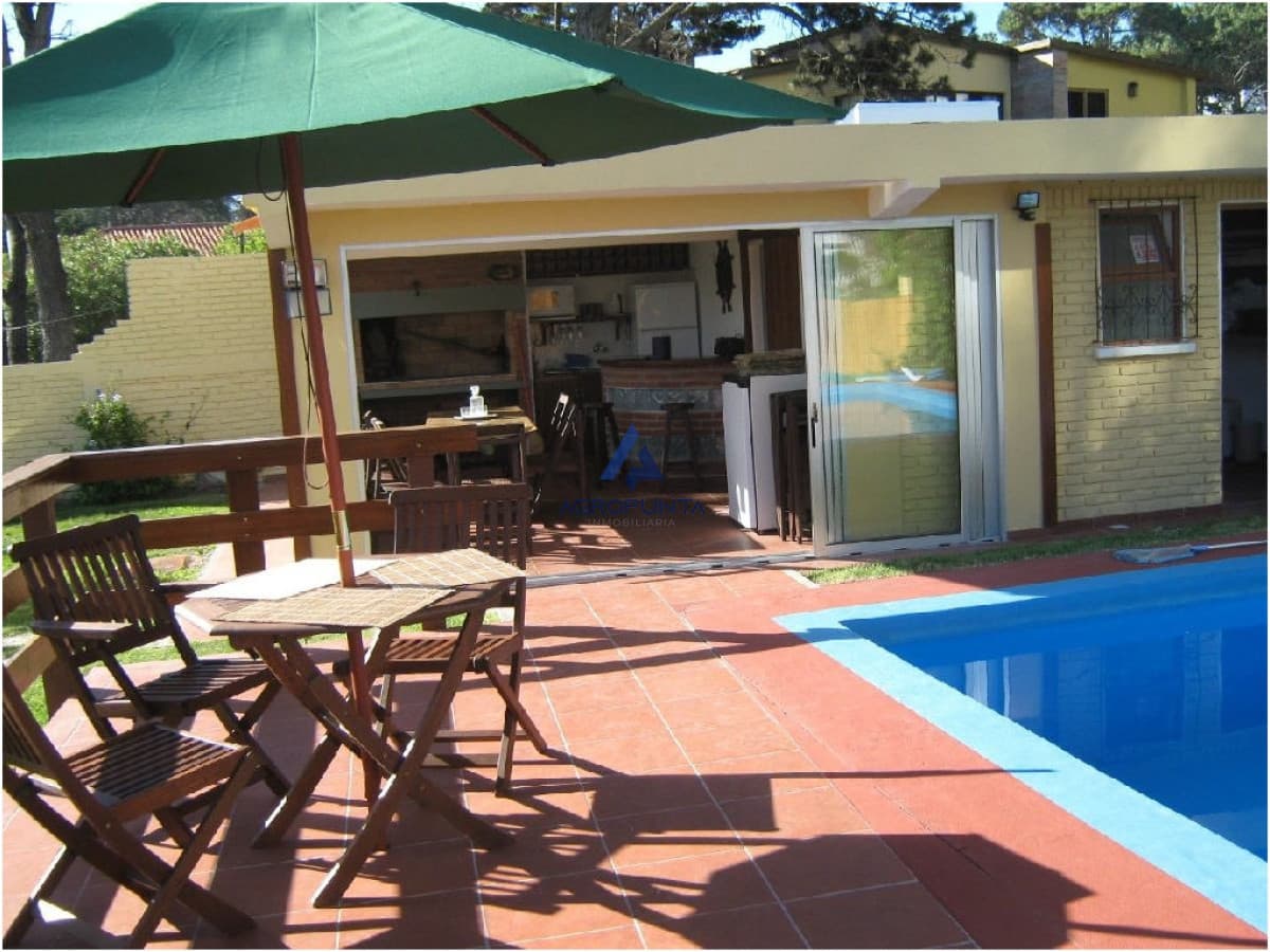 Alquiler Punta del Este, Casa en Brava, 4 dormitorios