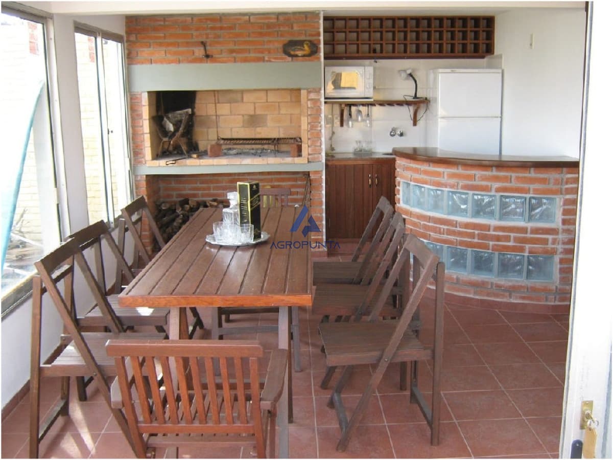 Alquiler Punta del Este, Casa en Brava, 4 dormitorios