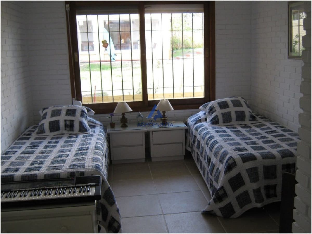 Alquiler Punta del Este, Casa en Brava, 4 dormitorios