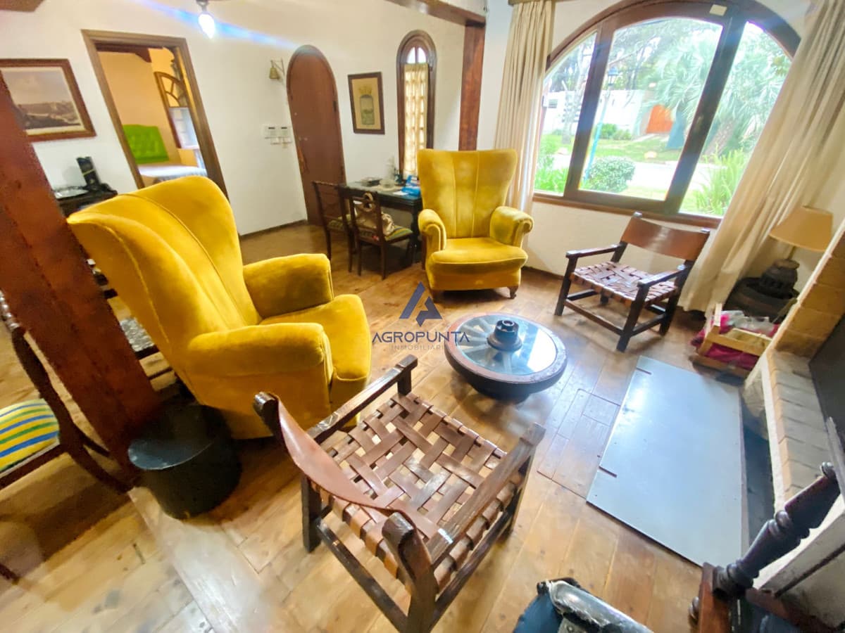 Casa a la venta 4 Dormitorios Punta del Este Mansa