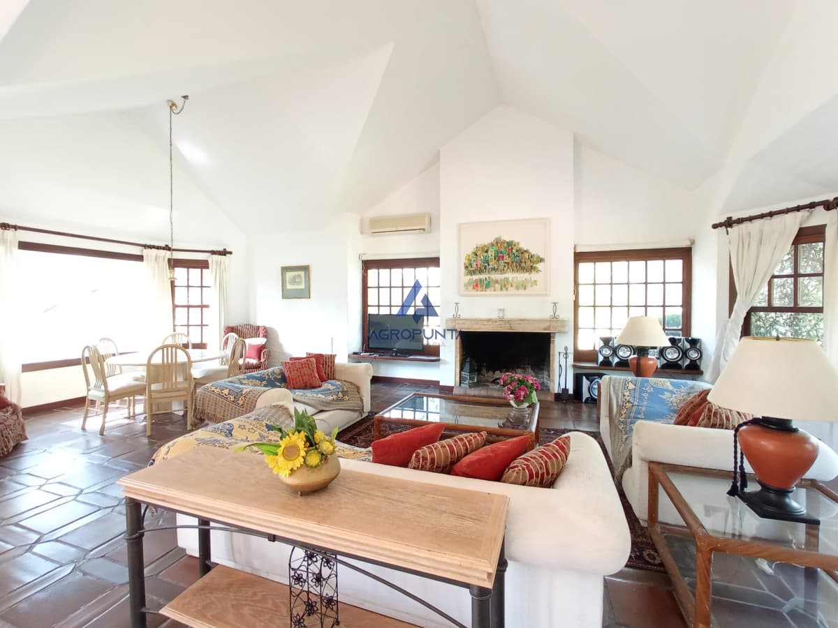 Casa venta 4 dormitorios punta del este