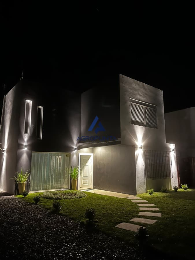 Casa en alquiler Temporada 3 Dormitorios Punta del Este  -