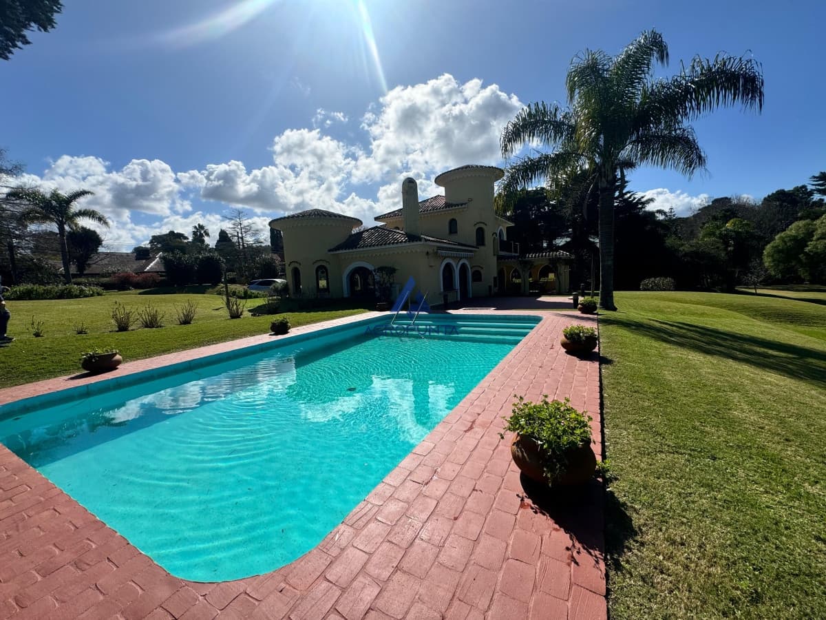 Alquilo Gran Casa  -